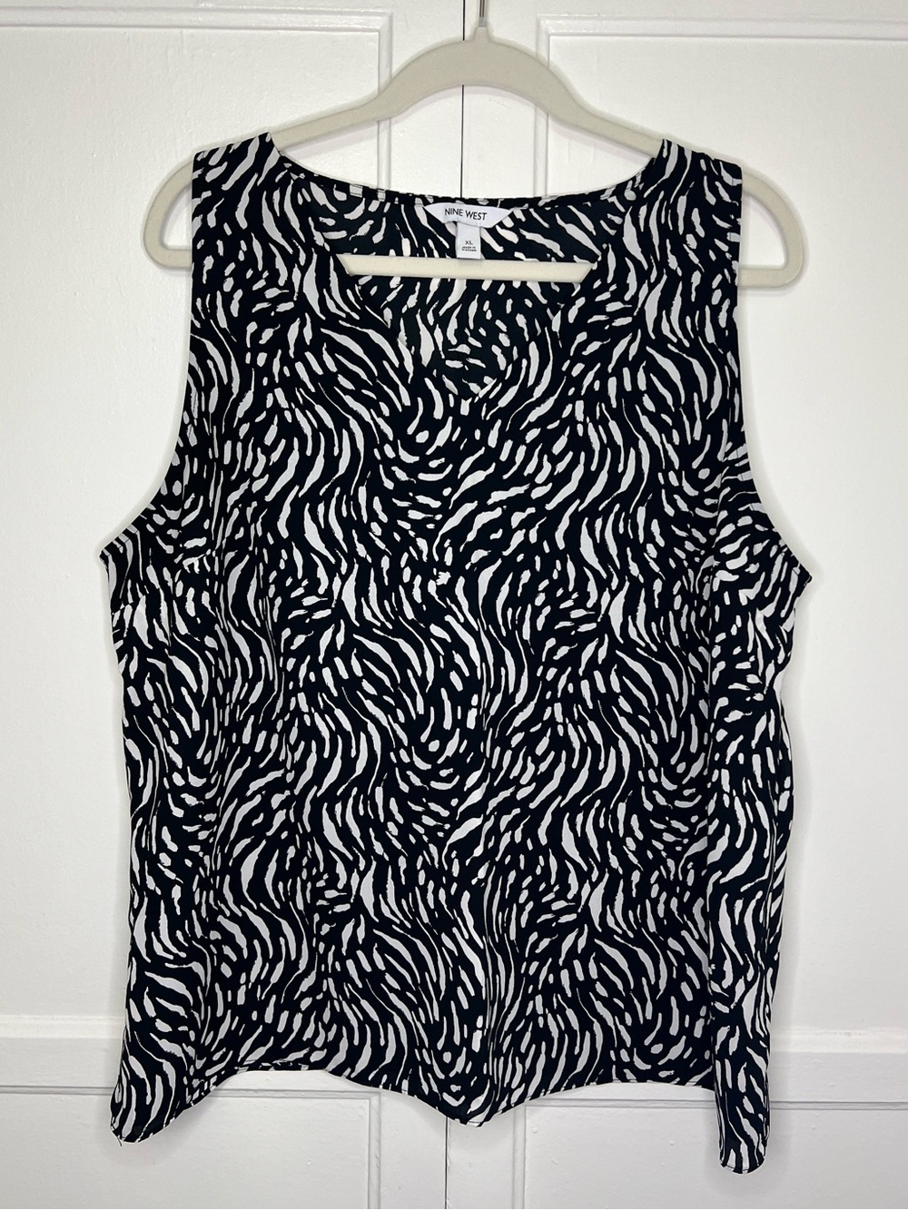 Women’s Nine West V-Neck Tank Top- Black & White Zebra Print | EUC - XL